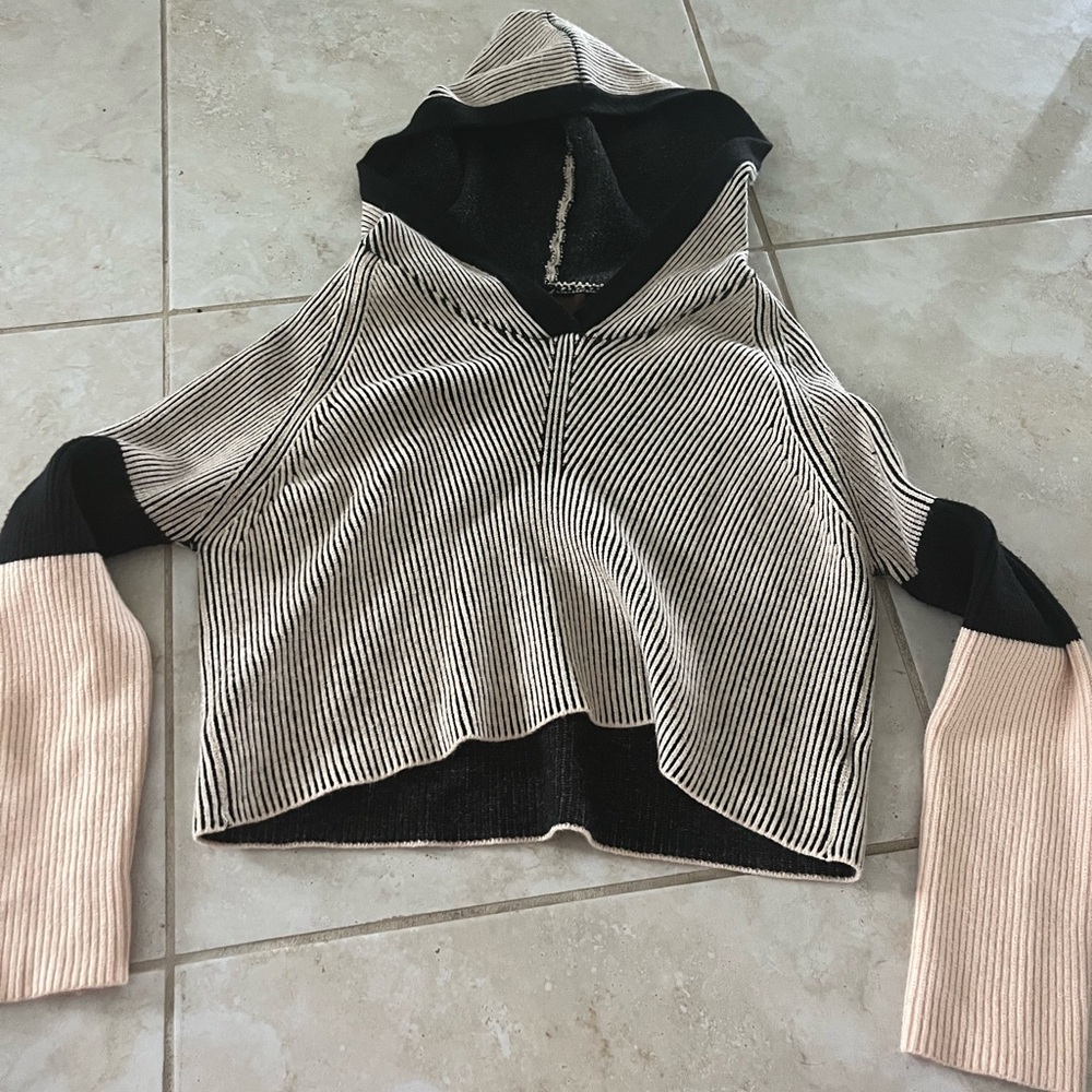 Kerisma Cropped Cable
Knit Sweater